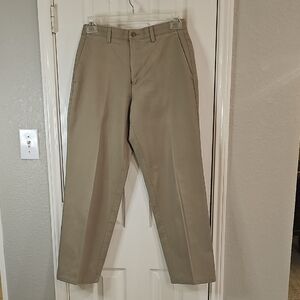 Dockers Men's Khaki Chinos Classic Fit 32 W 30 Length Tan